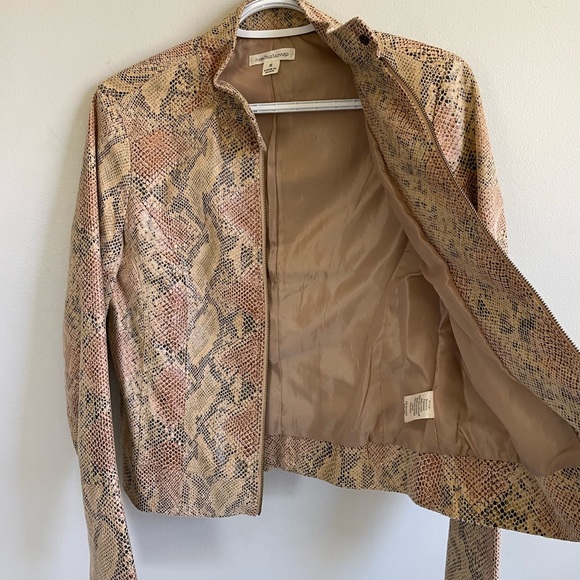 JOHNPAULRICHARD FAUX LEATHER SNAKESKIN MOTO JACKET BEIGE TAN RED BLACK NEUTRAL - Picture 5 of 9